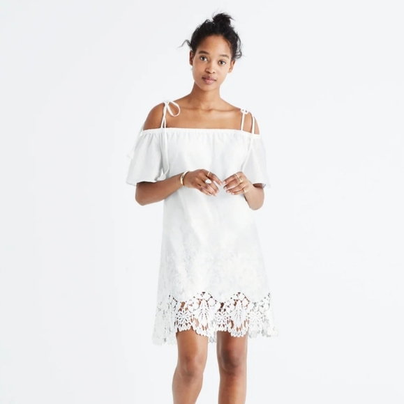 WALTER BAKER lace Detail Ruffled Off-the-Shoulder Sundress In White. Size 4 - Picture 1 of 16